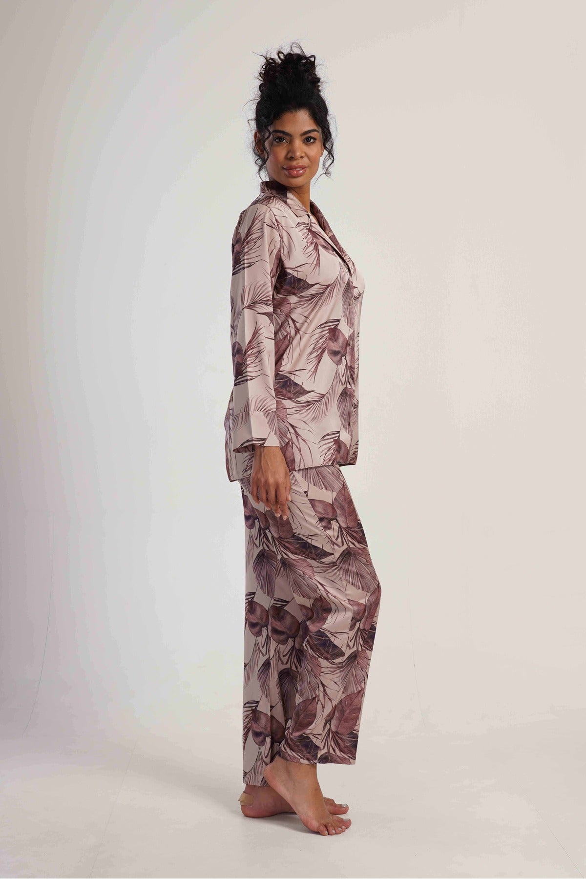 Woman Satin Exclusive Cream Long Sleeve Buttoned Pyjama Set