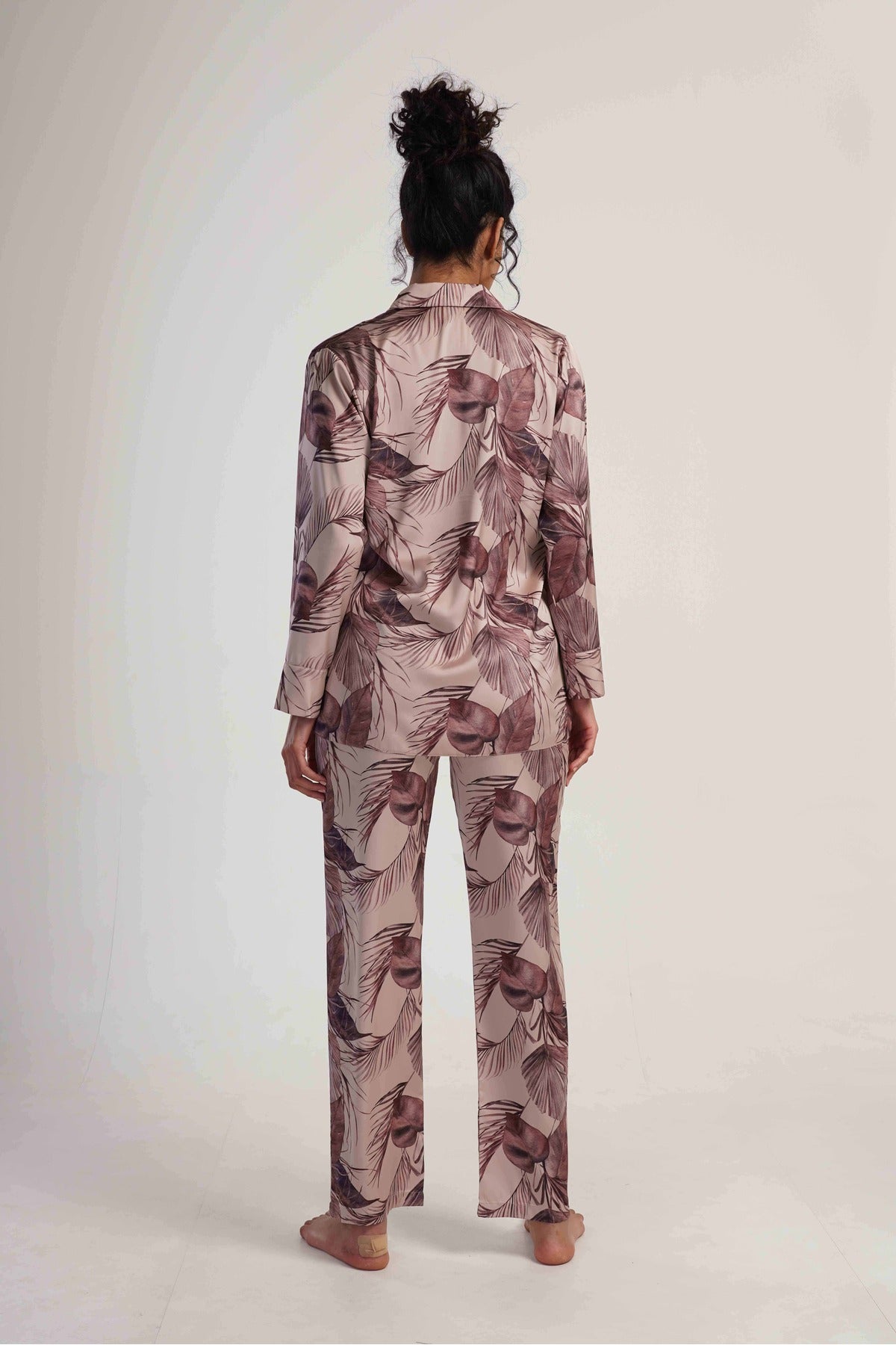 Woman Satin Exclusive Cream Long Sleeve Buttoned Pyjama Set