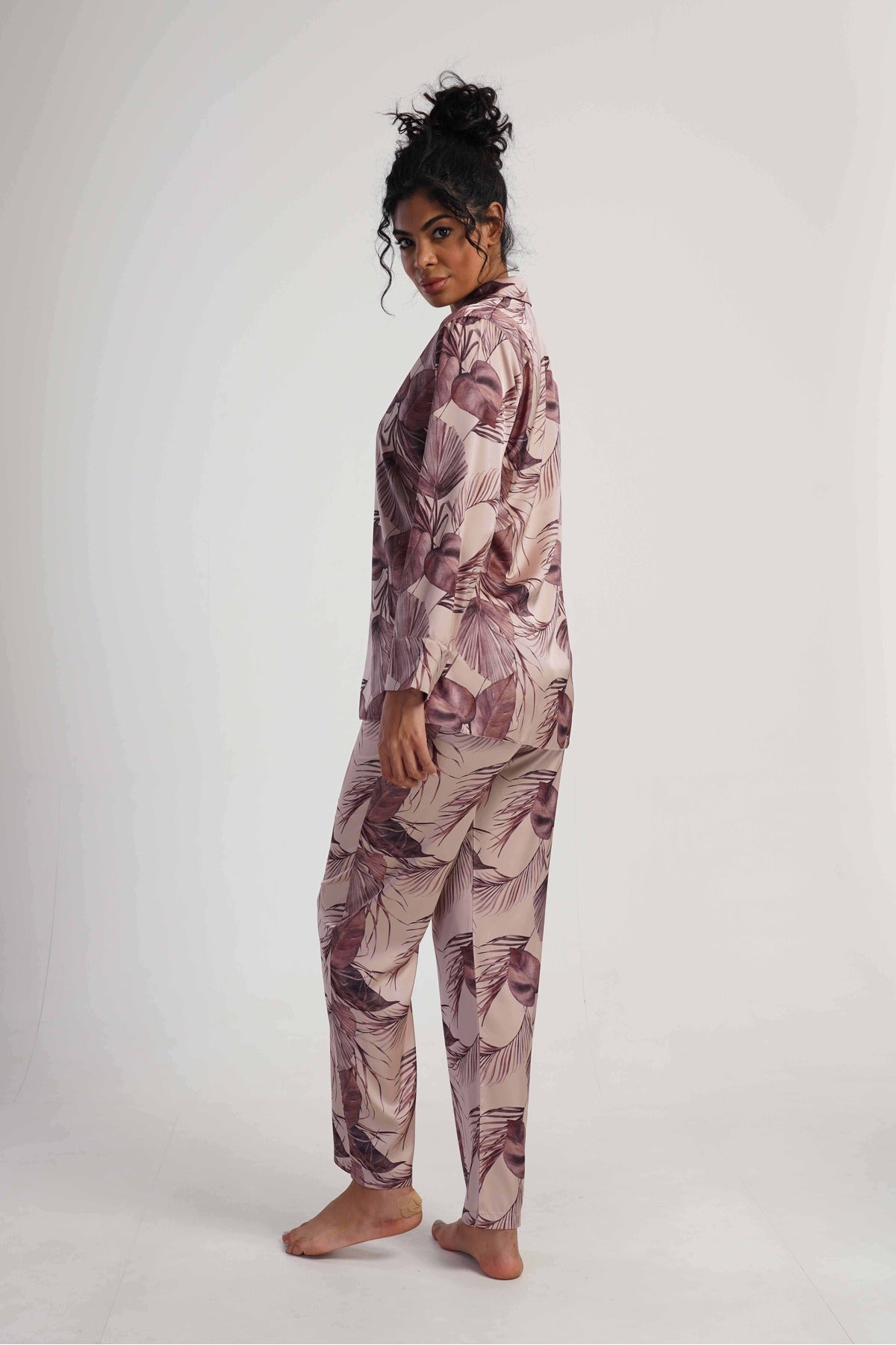 Woman Satin Exclusive Cream Long Sleeve Buttoned Pyjama Set