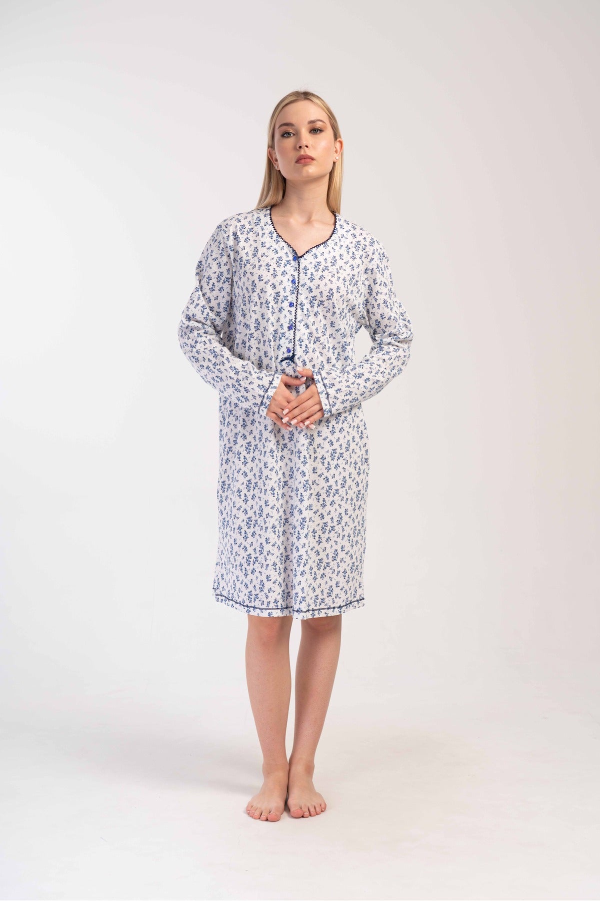 Woman Ane Supreme Buttoned V Neck Long Sleeve Tunic