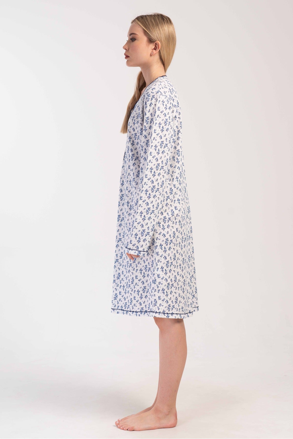 Woman Ane Supreme Buttoned V Neck Long Sleeve Tunic